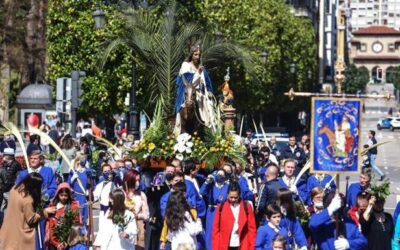 La Cofradía de La Borriquilla sale a la calle para inaugurar la Semana Santa de Oviedo